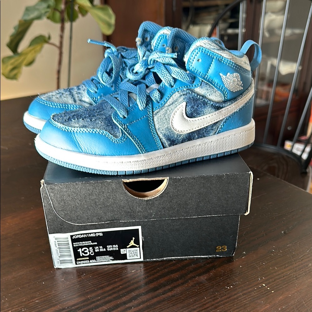 Nike Air Jordan Kids Blue Sneakers